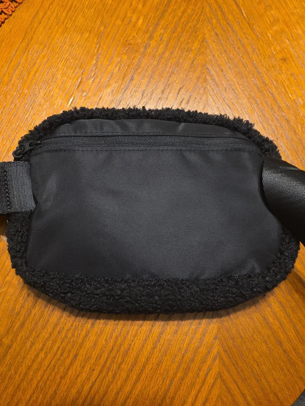 Lolë Black Sherpa Fleece Belt Bag Fanny Pack Adjustable Logo Strap EUC
